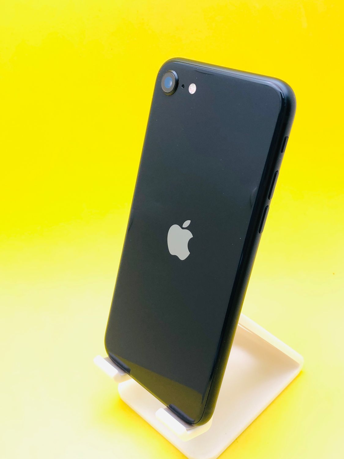 ムスビー｜ほぼ新品 iPhone SE (第3世代）64GB SoftbankSIMフリー  