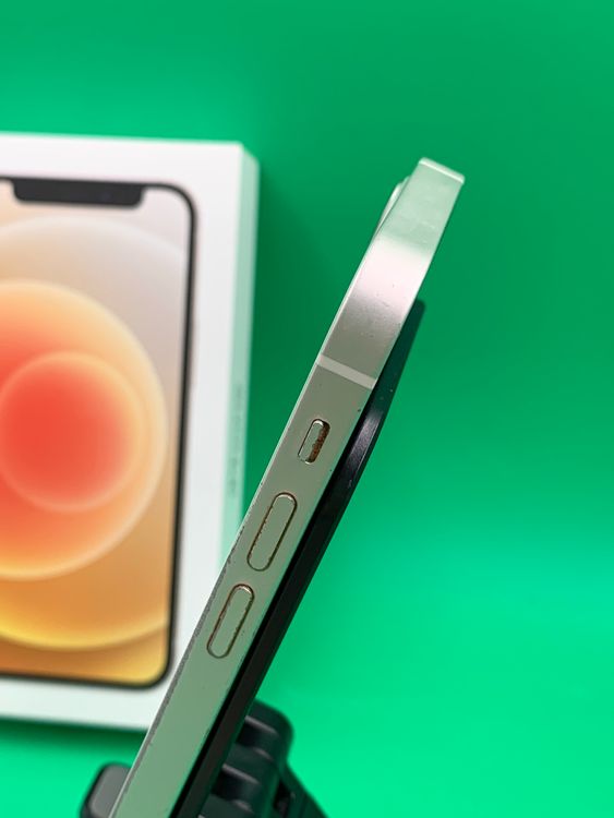 ���Хåƥ꡼���� iPhone 12 mini 128GB �ۥ磻�� docomo ��