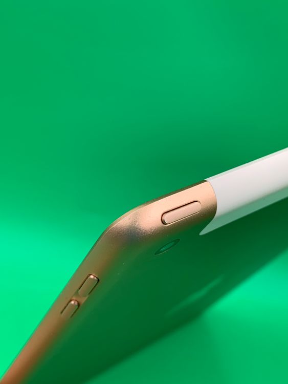 �����礤���� iPad ��6���� Wi-Fi+Cellular 32GB ������� docomo ��