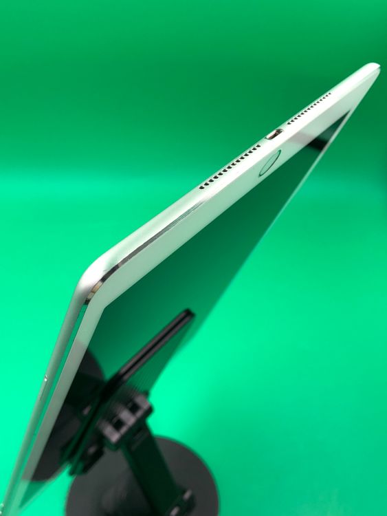 ������ iPad Air ��2���� Wi-Fi + Cellular 64GB ����С� KDDI��