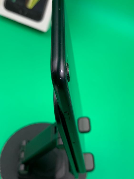 ���Хåƥ꡼���� iPhone SE ��2���� 64GB SIM�ե꡼ ��������100%