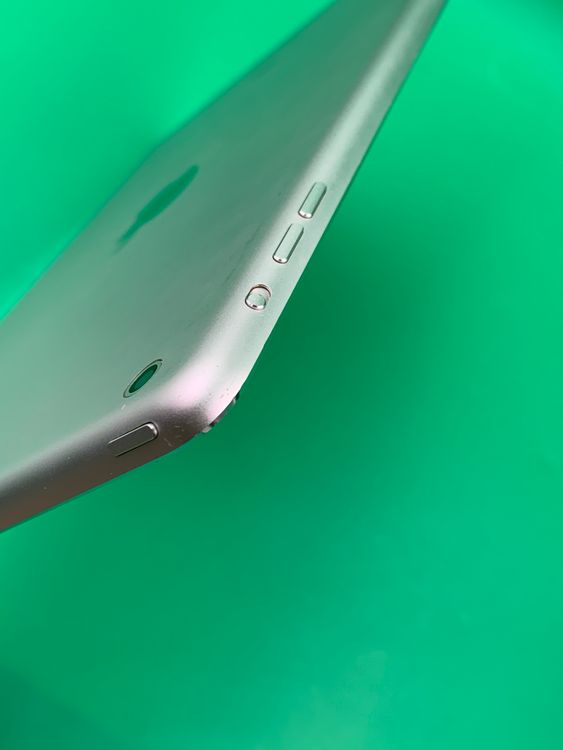 ������󥯡������ƥ��١��������å� iPad Air ���� Wi-Fi+Cellular