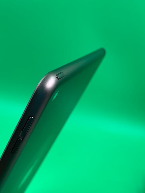 ����� iPad ��9���� Wi-Fi 64GB ���ڡ������졼 ��� ������