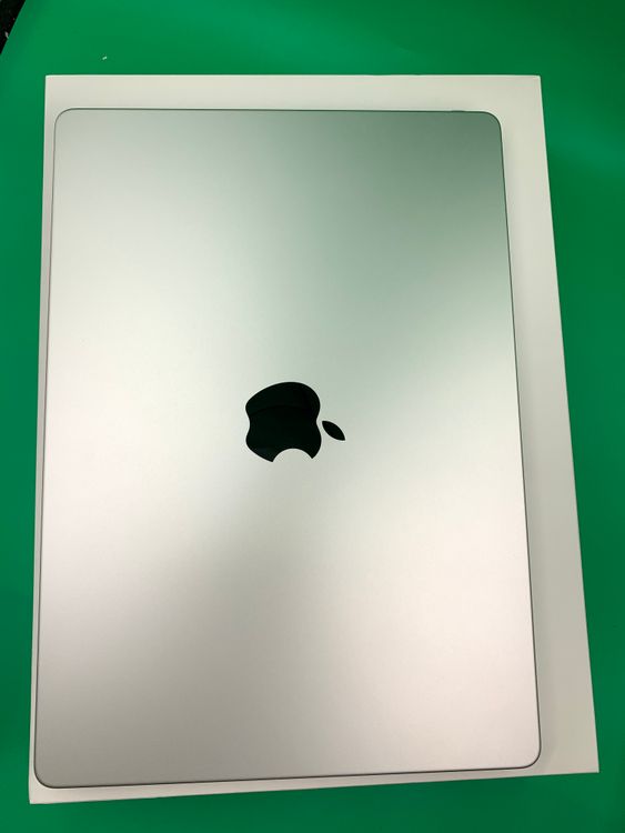 ������Ʊ�͡�����8�� MacBook Pro 14����� M5���å� 24GB 1TB H2