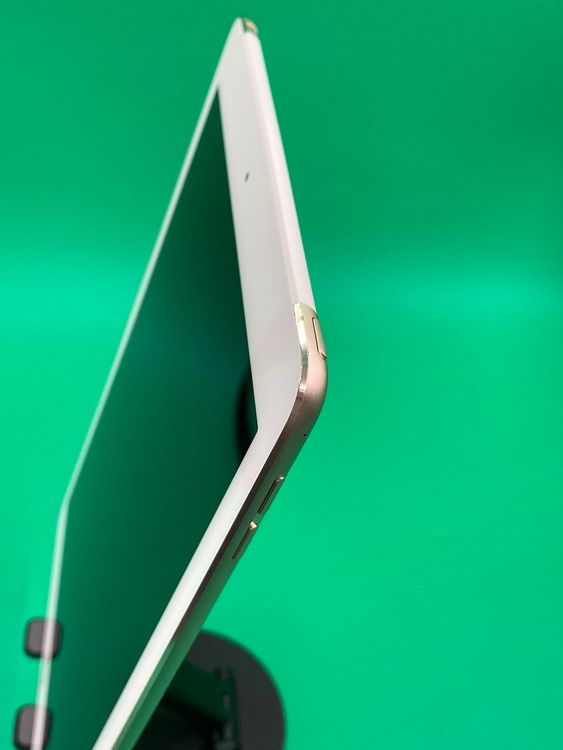  iPad Air 2 Wi-Fi + Cellular 64GB docomo 