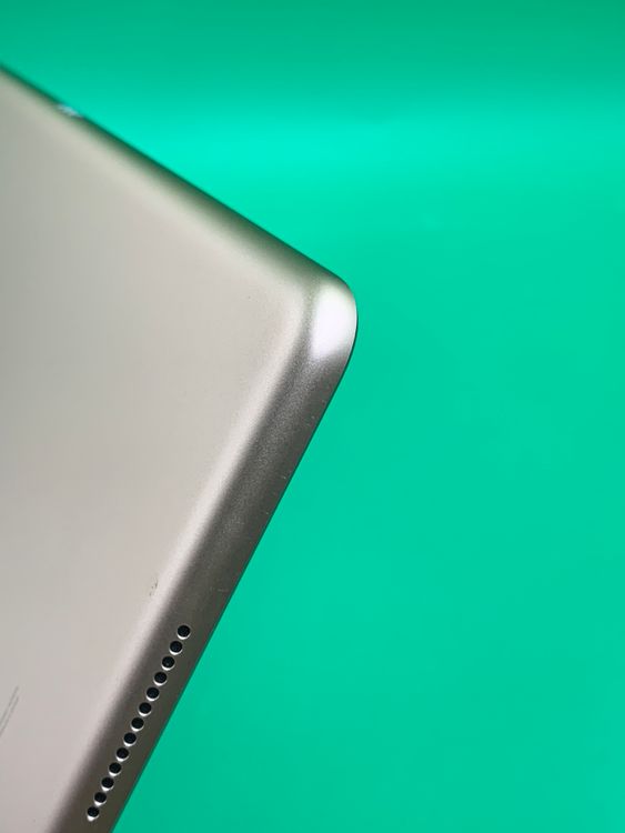 ������ iPad ��8���� Wi-Fi+Cellular 32GB SIM�ե꡼ ��������93%
