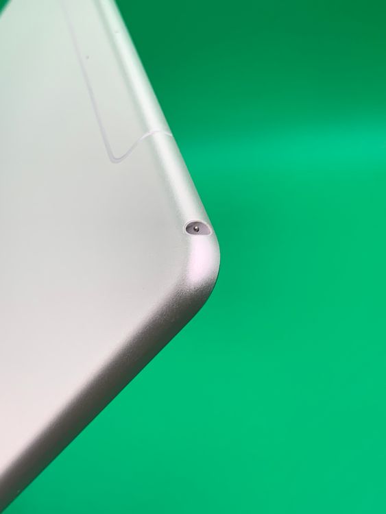 ������ iPad Air ��3���� Wi-Fi+Cellular 64GB ����С� docomo��