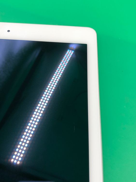 ������ iPad Air ��2���� Wi-Fi + Cellular 64GB ����С� KDDI��