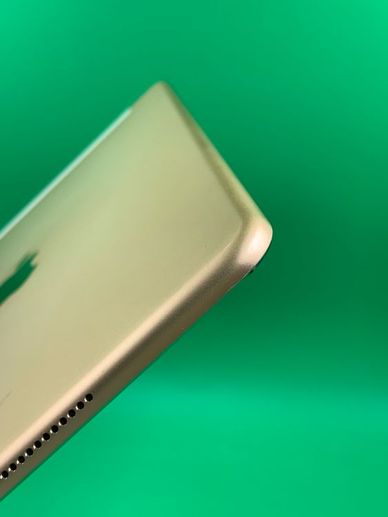 ������ iPad Air ��2���� Wi-Fi+Cellular 16GB ������� KDDI ��