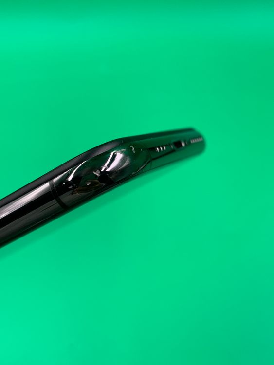 ���վ��ѥͥ뿷�� iPhone XS 64GB ���ڡ������쥤 ��������86%