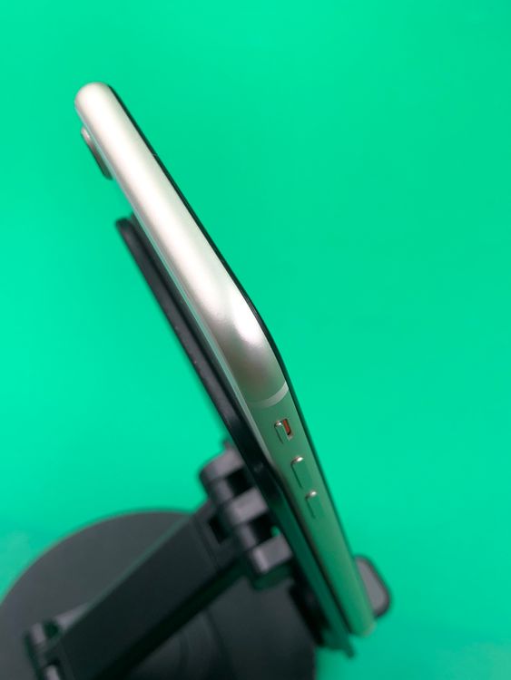 ������ iPhone SE ��3���� 64GB SIM�ե꡼ ��������100% SoftBank ��