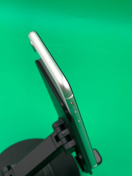 �������� iPhone SE ��2���� 64GB �ۥ磻�� SIM�ե꡼ SoftBank ��