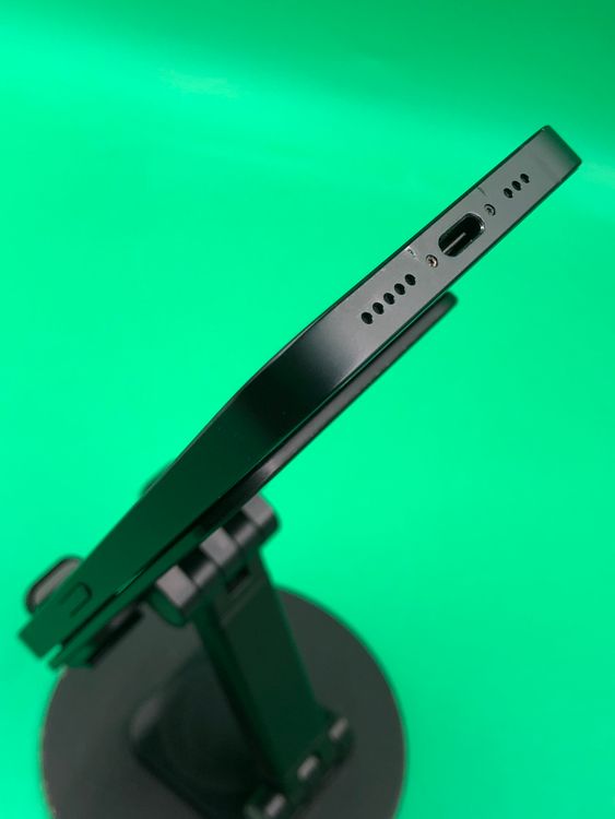 ������ iPhone 16e 128GB �֥�å� SIM�ե꡼ ��������95%
