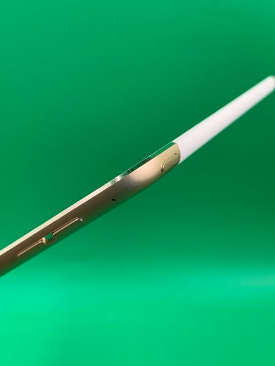 ������ iPad Air ��2���� Wi-Fi+Cellular 16GB ������� KDDI ��