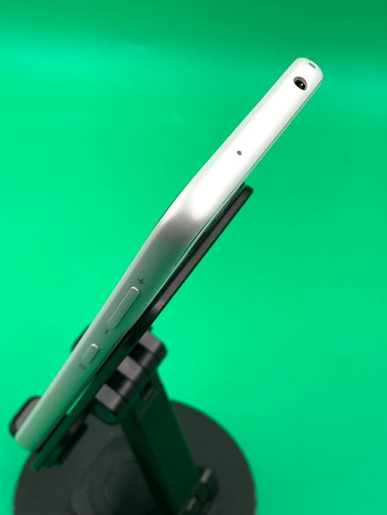 �������� GRATINA KYV48 32GB �ۥ磻�� SIM�ե꡼ ���������ɹ� au ��
