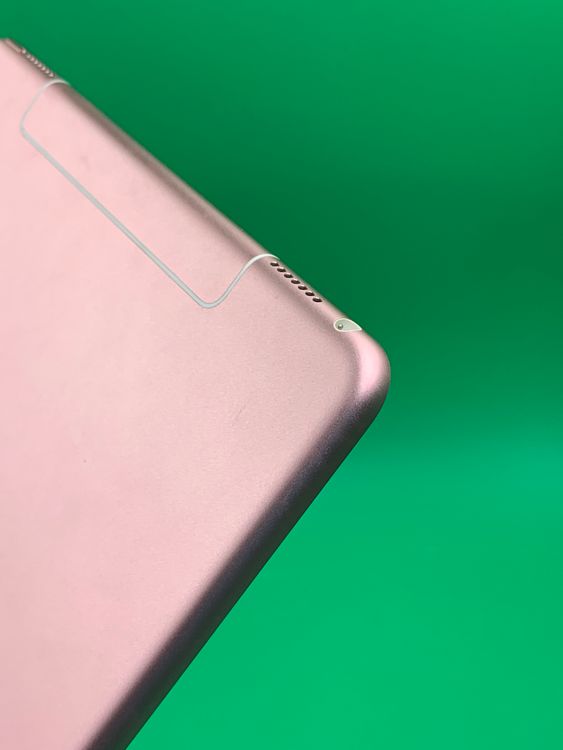 ����� iPad Pro 9.7����� ��1���� Wi-Fi+4G 32GB KDDI�� H2
