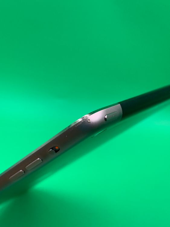 ���Хåƥ꡼���� iPad Air Wi-Fi+Cellular 16GB ���ڡ������졼