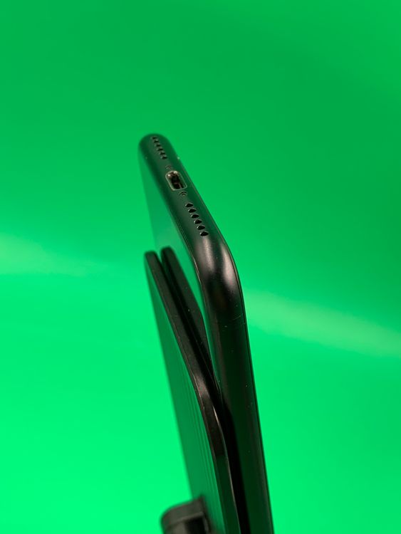 ������ iPhone SE ��2���� 64GB �֥�å� ��������100% KDDI ��