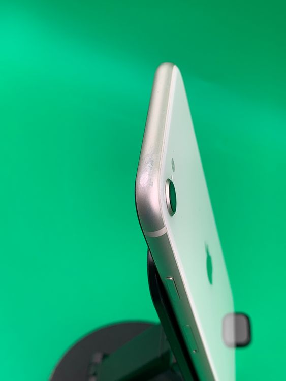 ����¡������� iPhone SE ��3���� 128GB �������饤��