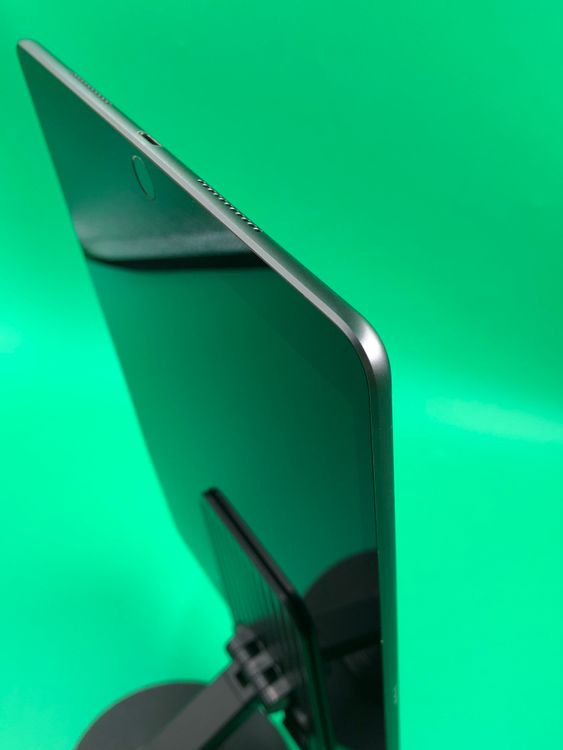 �����礤���� iPad Air ��3���� Wi-Fi 64GB ���ڡ������쥤 MUUJ2J/A