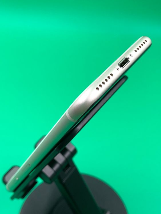 ���Хåƥ꡼���� iPhone SE ��3���� 64GB SIM�ե꡼ Softbank ��