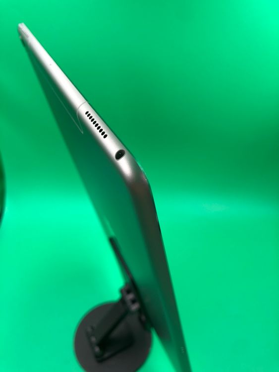������ iPad Pro 12.9����� ��2���� Wi-Fi+Cellular 64GB au ��