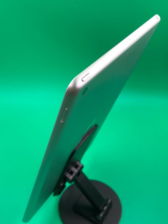 �������� iPad ��8���� Wi-Fi 32GB MYLA2 J/A ����С�