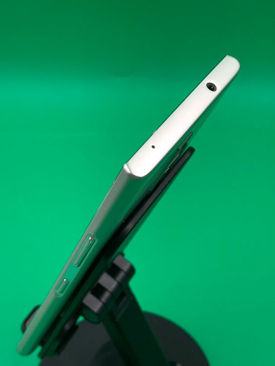 ���������� URBANO V04 64GB ����С� SIM�ե꡼ ���������ɹ� au ��