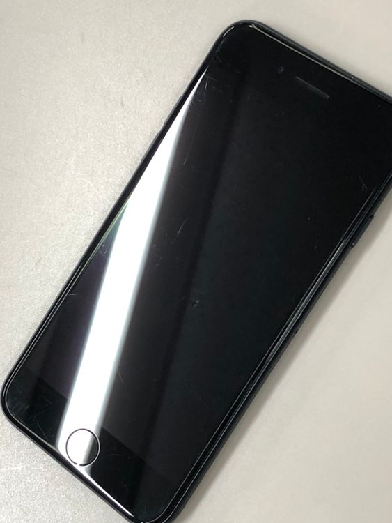 ★激安 iPhone SE 第3世代 64GB SIMフリー 最大容量96% ミッドナイト