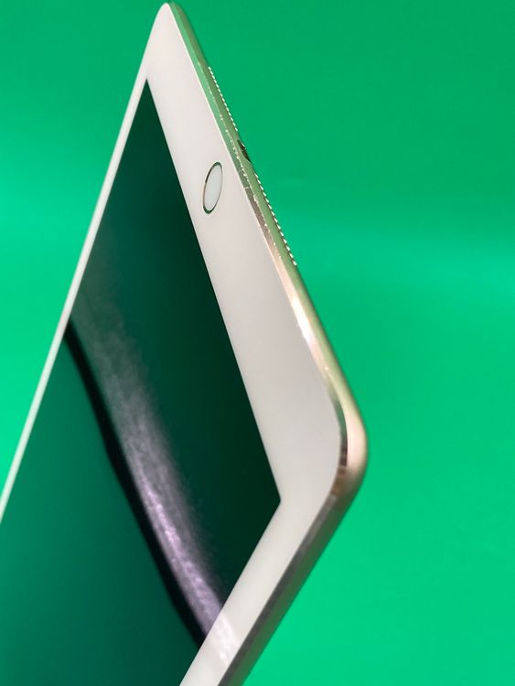  iPad Air 2 Wi-Fi + Cellular 64GB docomo 