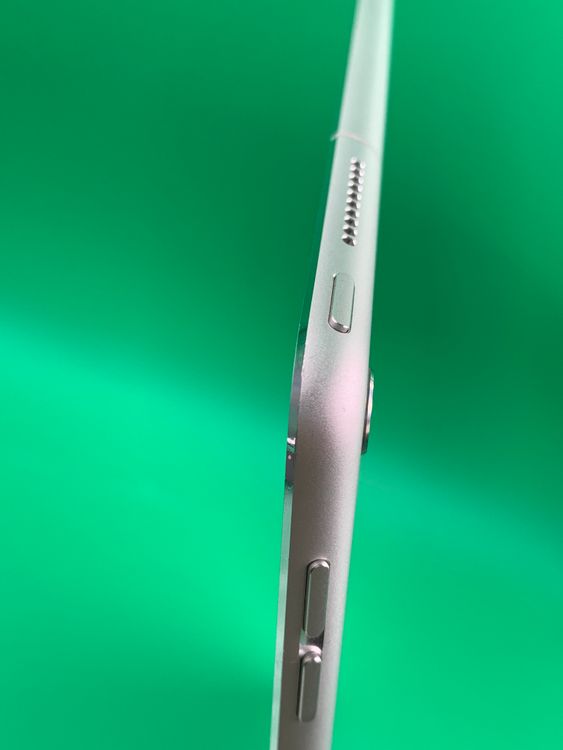 �����礤���� iPad Pro 12.9����� ��2���� Wi-Fi+Cellular 64GB