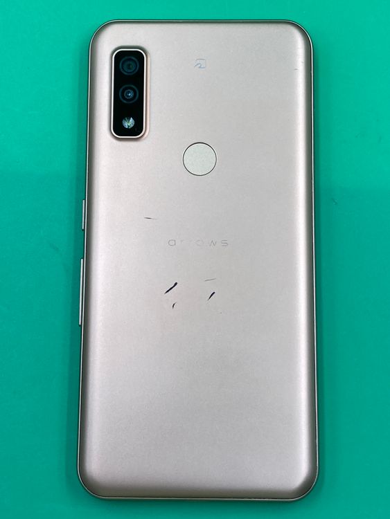 ����� arrows We 64GB ������� SIM�ե꡼ KDDI ��