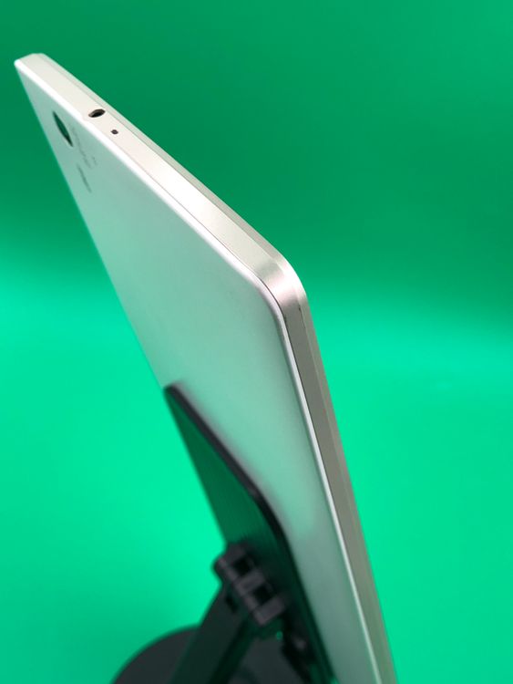������ LG Qua tab PX 16GB �ۥ磻�� SIM�ե꡼ au �� LGT31