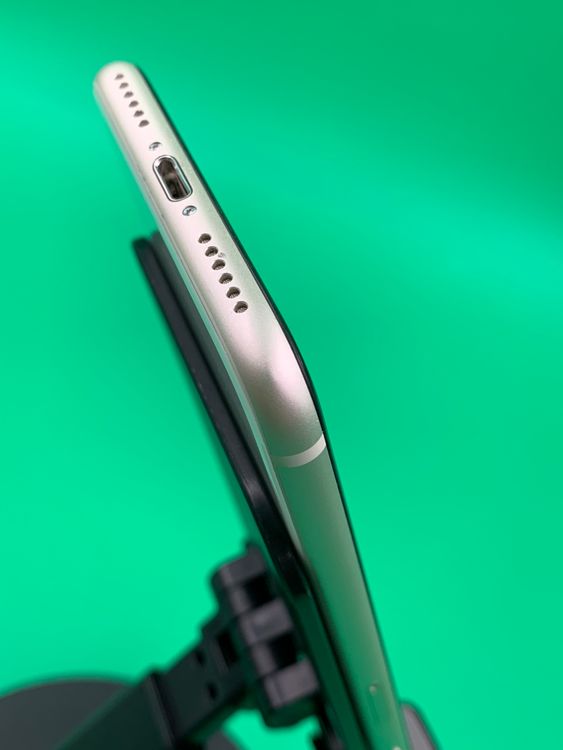 ����� iPhone SE ��3���� 128GB �������饤�� SIM�ե꡼