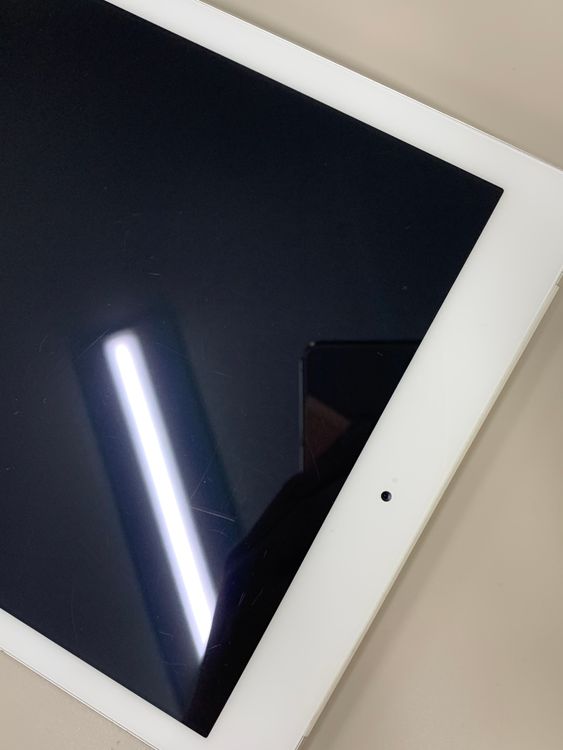 ������󥯡������ƥ��١��������å� iPad Air ���� Wi-Fi+Cellular 16GB