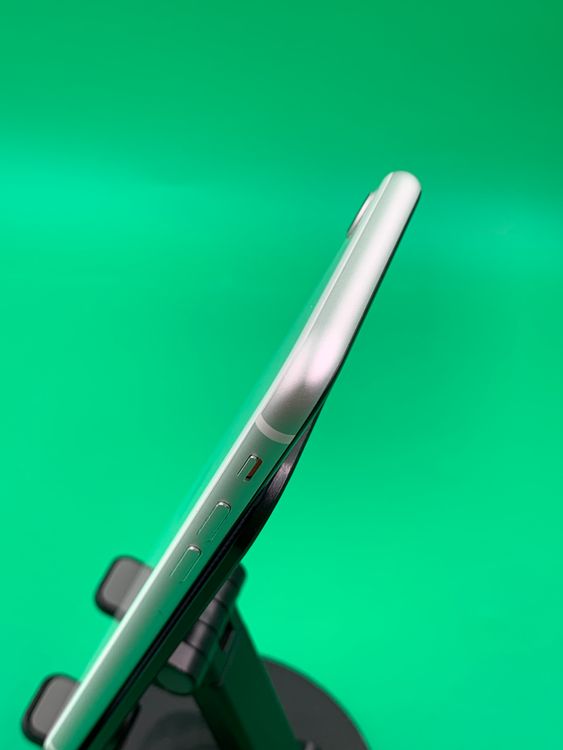 ���������� iPhone SE ��2���� 64GB SIM�ե꡼ �ʰ�SIM�� docomo ��