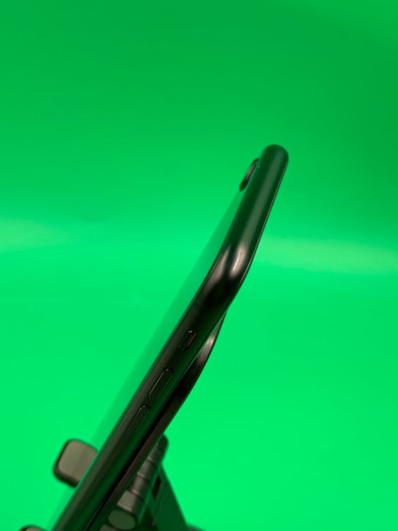 ������ iPhone SE ��2���� 64GB �֥�å� ��������100% KDDI ��