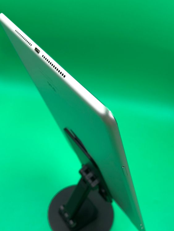 ������ iPad Air ��2���� Wi-Fi + Cellular 64GB ����С� KDDI��