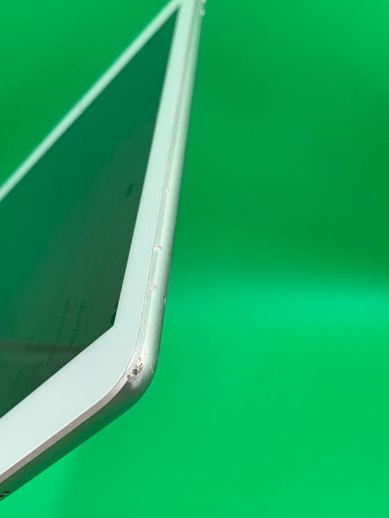 ���վ��ѥͥ뿷�� iPad ��6���� Wi-Fi+Cellular 32GB ����С� au ��