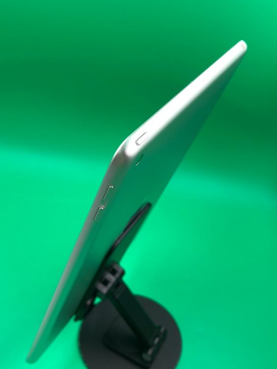 ���Хåƥ꡼���� iPad ��6���� Wi-Fi 32GB ����С� ��������100%