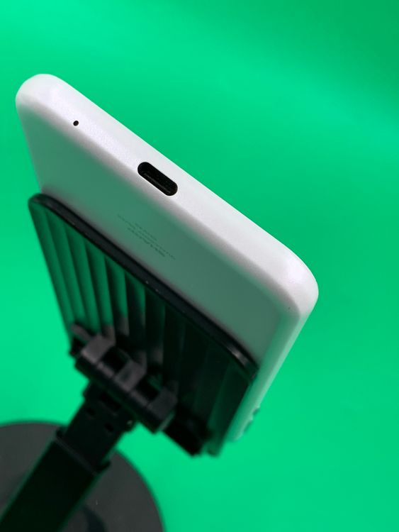 ������ AQUOS sense2 32GB �ۥ磻�� SIM�ե꡼ KDDI ��