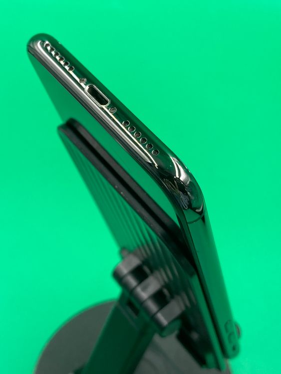 ���Хåƥ꡼���� iPhone X 64GB ���ڡ������쥤 docomo ��