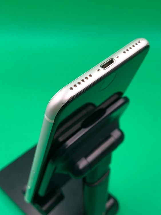 ���Хåƥ꡼���� iPhone SE ��2���� 64GB �ۥ磻�� SIM�ե꡼
