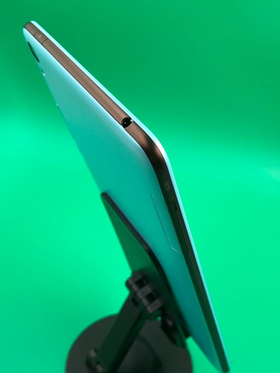�������� Qua tab QZ8 32GB ���祳�ߥ�� SIM�ե꡼ au �� KYT32
