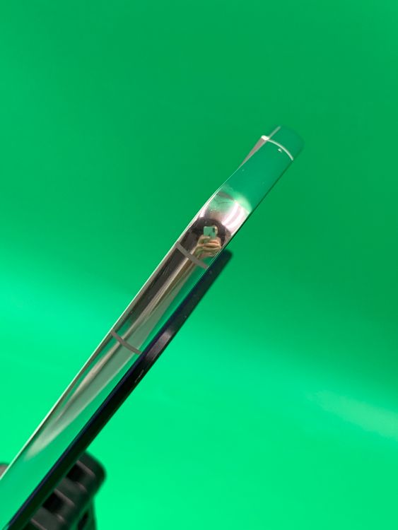 ���Хåƥ꡼���� Galaxy S22 256GB �ե���ȥ�ۥ磻�� KDDI ��