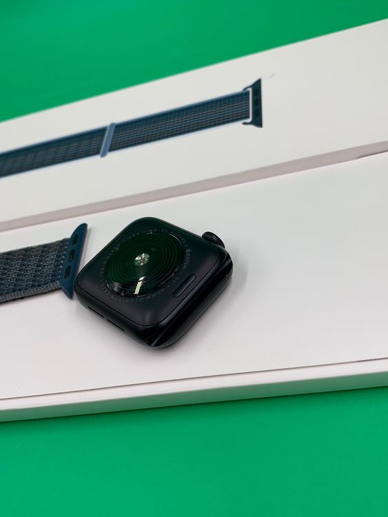 ����� Apple Watch SE ��2���� GPS��ǥ� 40mm 32GB �ߥåɥʥ���