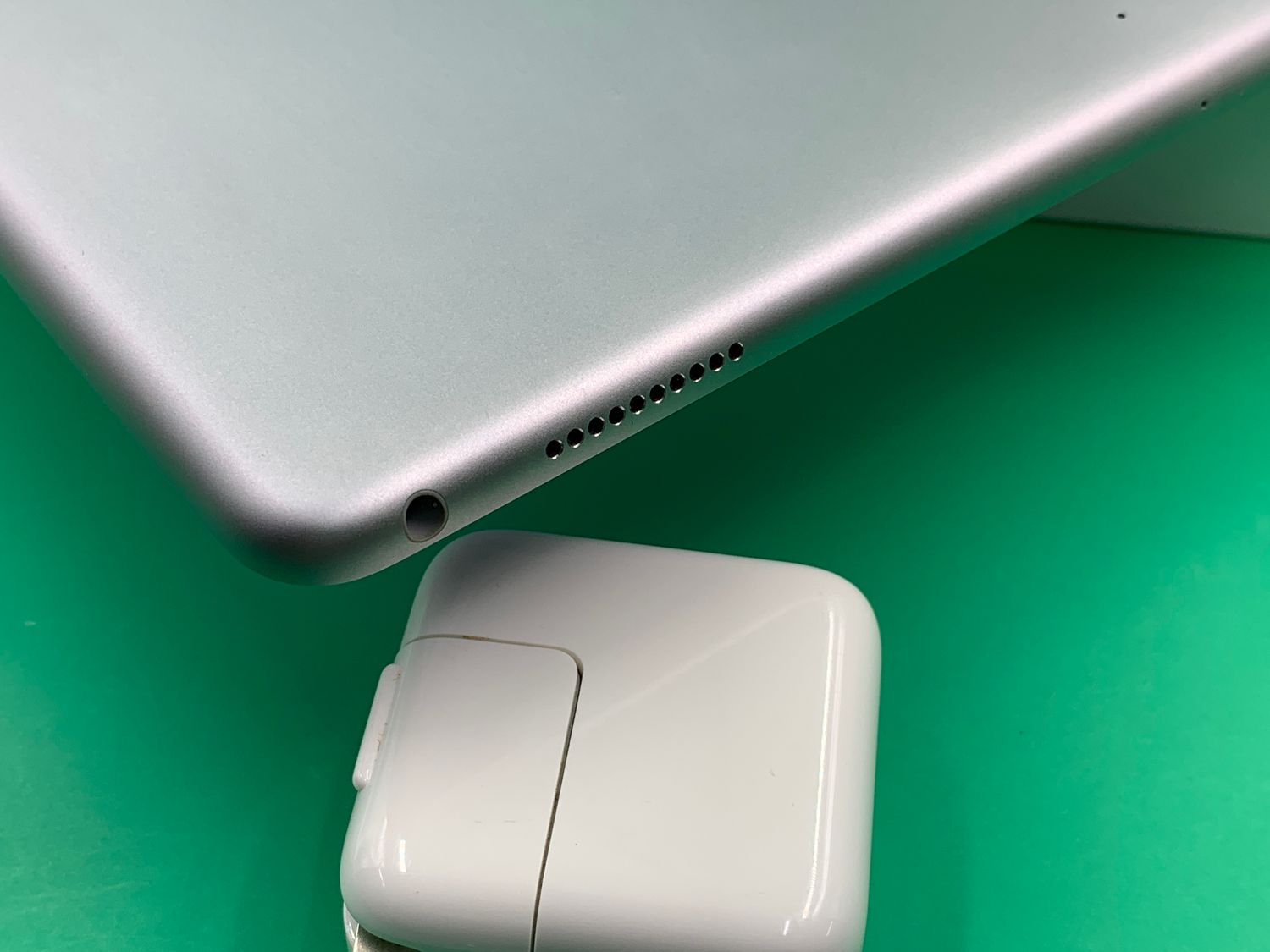 美品・箱付き】iPad Pro （第5世代） 12.9 シルバー 256GB ムスビー｜☆美