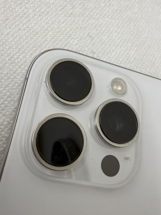 iPhone16Pro 256GB MYN13J/A �ۥ磻�� �Хåƥ꡼100��