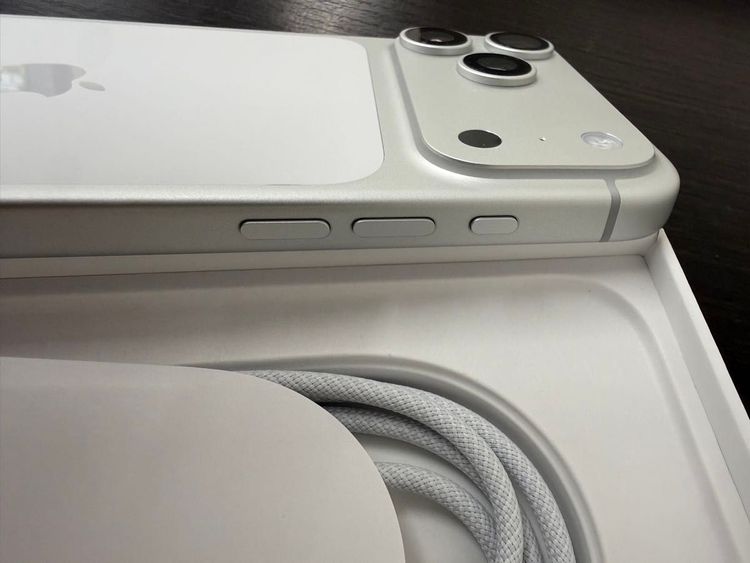 ̤������ iPhone 17 Pro Max 256GB MFY84J/A ����С�