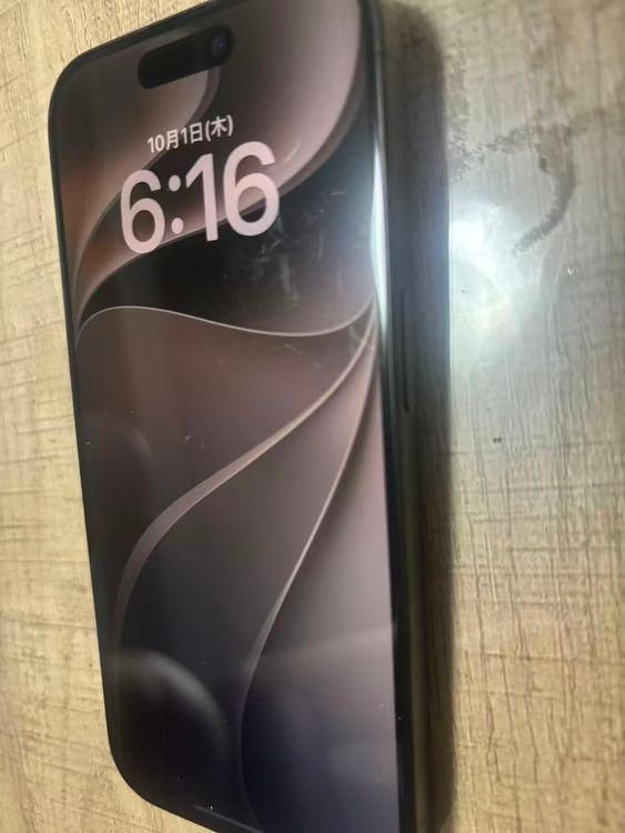 ���� iPhone15Pro 256GB SIM�ե꡼  �Хåƥ꡼100�� ����̵��